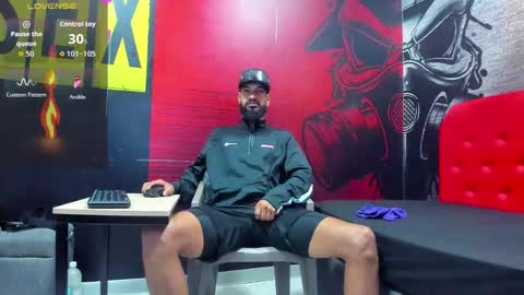 Snapshot of damian_shakur chatting on September 29, 11:15 am damian_shakur online show from September 29, 11:15 am