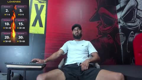 Snapshot of damian_shakur chatting on October 17, 11:24 am damian_shakur online show from October 17, 11:24 am