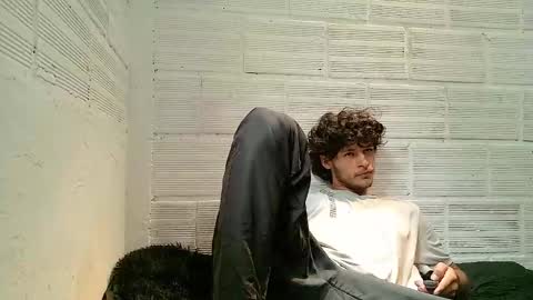 Snapshot of damian_vadim chatting on May 27, 2:25 pm Damian Vadim online show from May 27, 2:25 pm