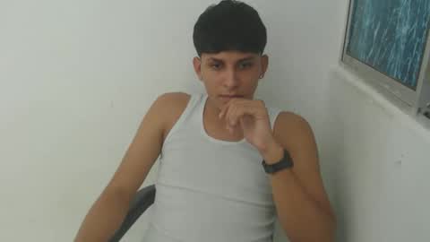 Snapshot of damianbigcock_ chatting on December 2, 2:50 am damianbigcock_ online show from December 2, 2:50 am