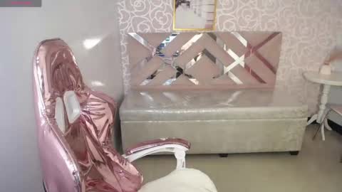 Snapshot of damiaoshun_ch chatting on June 4, 4:46 pm Damia online show from June 4, 4:46 pm