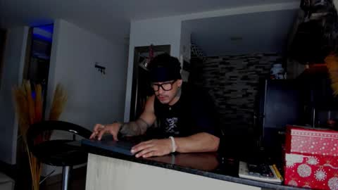 Snapshot of dammianmilleroficial chatting on December 20, 12:40 am INSTAGRAM DAMMIANMILLEROFICIAL online show from December 20, 12:40 am