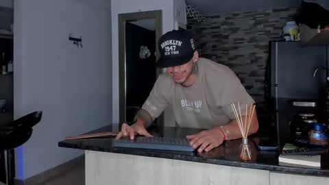 Snapshot of dammianmilleroficial chatting on January 8, 1:35 pm INSTAGRAM DAMMIANMILLEROFICIAL online show from January 8, 1:35 pm