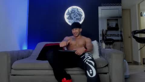 Snapshot of dammianmilleroficial chatting on February 5, 12:37 am INSTAGRAM DAMMIANMILLEROFICIAL online show from February 5, 12:37 am