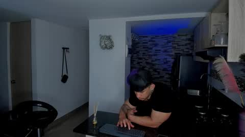 Snapshot of dammianmilleroficial chatting on February 10, 3:21 am INSTAGRAM DAMMIANMILLEROFICIAL online show from February 10, 3:21 am