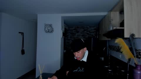 Snapshot of dammianmilleroficial chatting on February 14, 12:57 pm INSTAGRAM DAMMIANMILLEROFICIAL online show from February 14, 12:57 pm