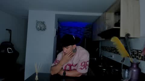 Snapshot of dammianmilleroficial chatting on February 15, 1:24 am INSTAGRAM DAMMIANMILLEROFICIAL online show from February 15, 1:24 am