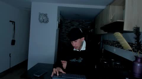 Snapshot of dammianmilleroficial chatting on February 18, 1:12 am INSTAGRAM DAMMIANMILLEROFICIAL online show from February 18, 1:12 am