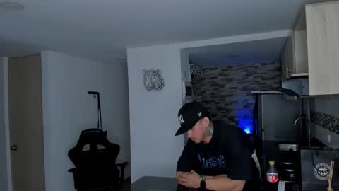 Snapshot of dammianmilleroficial chatting on February 18, 11:22 pm INSTAGRAM DAMMIANMILLEROFICIAL online show from February 18, 11:22 pm