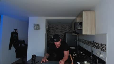 Snapshot of dammianmilleroficial chatting on February 26, 11:42 am INSTAGRAM DAMMIANMILLEROFICIAL online show from February 26, 11:42 am