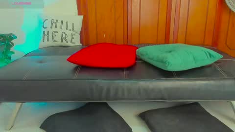 Kary-- independent model Schedule 0530am-1000am colombian time online show from December 15, 11:23 am