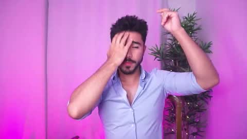 Snapshot of damon_frost chatting on November 8, 12:00 am damon_frost online show from November 8, 12:00 am