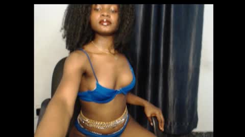 Snapshot of damsel8 chatting on January 5, 5:38 pm leah online show from January 5, 5:38 pm