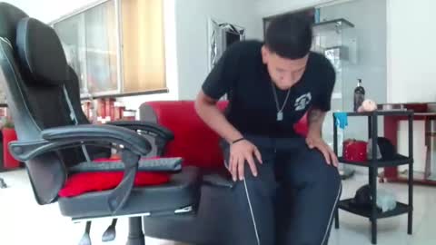 damyan_2003 online show from November 20, 2:39 pm