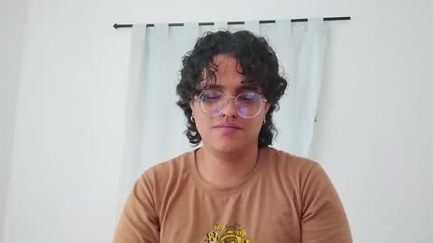 Snapshot of dan_blous chatting on February 7, 1:42 am Diane Blosson online show from February 7, 1:42 am