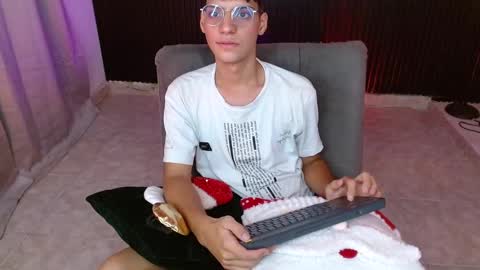 Daniel  online show from November 20, 1:39 am