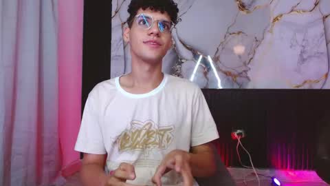 Daniel  online show from November 24, 3:39 am