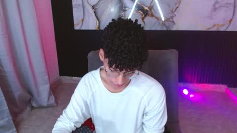 Daniel  online show from November 28, 2:03 am