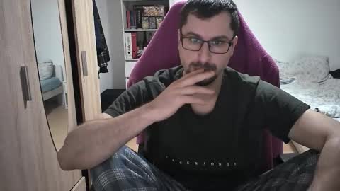 Snapshot of dan_the_man405 chatting on February 3, 7:52 pm King Dan online show from February 3, 7:52 pm