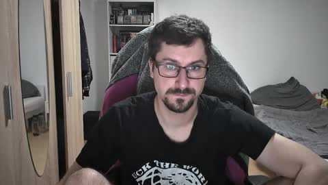 Snapshot of dan_the_man405 chatting on April 6, 7:15 pm King Dan online show from April 6, 7:15 pm