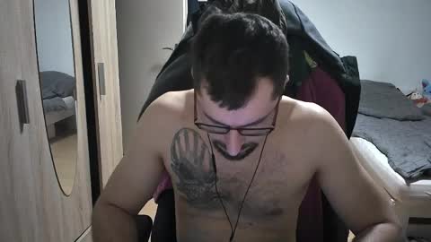 Snapshot of dan_the_man405 chatting on April 24, 9:39 pm King Dan online show from April 24, 9:39 pm
