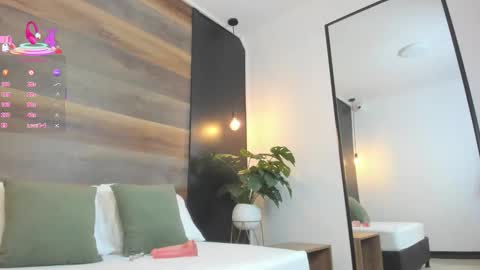 D A N A  online show from February 23, 7:11 pm