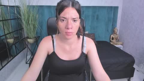 Danaa Rey online show from January 14, 12:00 pm