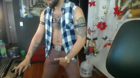 danbury online show from December 17, 7:53 pm