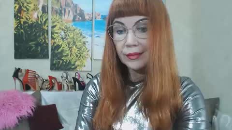 Snapshot of danceglory chatting on December 3, 6:21 am Danceglory online show from December 3, 6:21 am