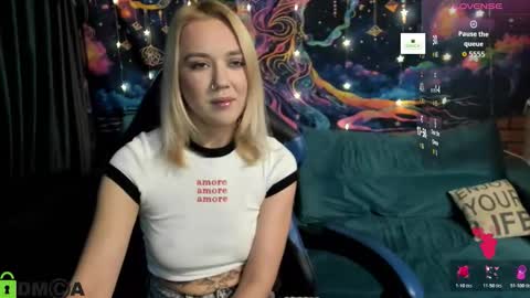 dances_queen online show from February 9, 8:18 am