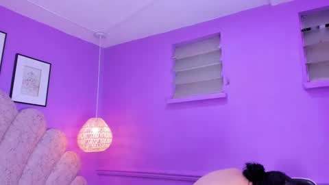 Snapshot of danee_19 chatting on December 18, 10:30 am Daniela online show from December 18, 10:30 am