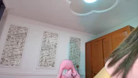 Snapshot of danellahouston chatting on December 5, 5:53 pm Danella Houston online show from December 5, 5:53 pm