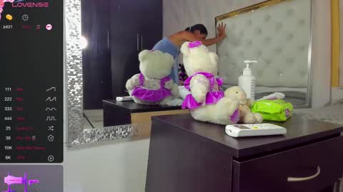 DANI online show from February 14, 9:43 pm