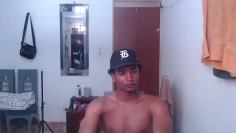 dani_browx online show from December 14, 6:34 pm