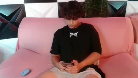 dani_cumboy online show from December 17, 1:29 am