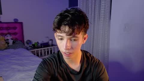 Snapshot of dani_dancer chatting on February 5, 12:15 am Dani Dancer online show from February 5, 12:15 am