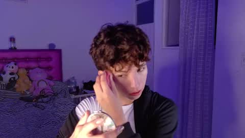 Snapshot of dani_dancer chatting on February 20, 12:40 am Dani Dancer online show from February 20, 12:40 am