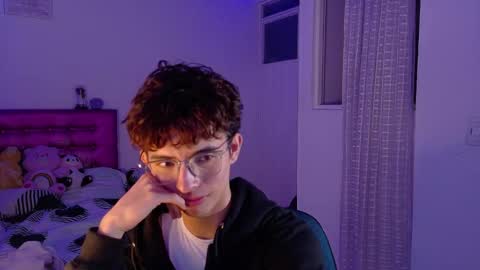 Snapshot of dani_dancer chatting on March 1, 4:58 am Dani Dancer online show from March 1, 4:58 am