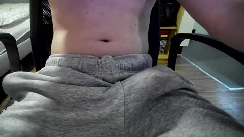 Snapshot of dani_hugecock chatting on February 27, 8:31 pm dani_hugecock online show from February 27, 8:31 pm