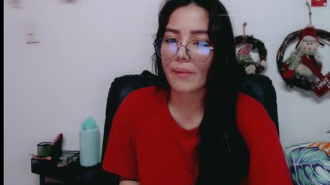 Snapshot of dani_jocelyn chatting on December 10, 7:54 pm dani y jocelyn online show from December 10, 7:54 pm