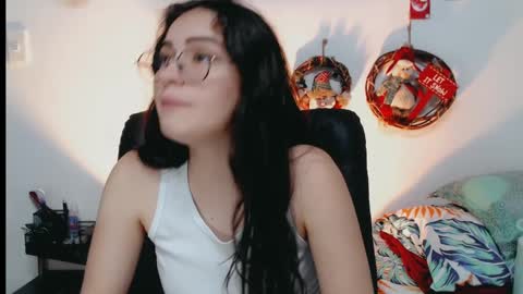 Snapshot of dani_jocelyn chatting on December 20, 9:50 pm dani y jocelyn online show from December 20, 9:50 pm