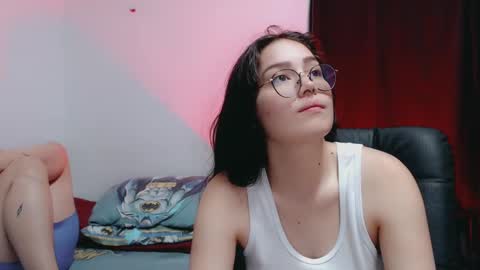 Snapshot of dani_jocelyn chatting on February 16, 7:05 pm dani y jocelyn online show from February 16, 7:05 pm