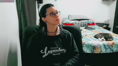 Snapshot of dani_jocelyn chatting on September 18, 6:43 pm dani y jocelyn online show from September 18, 6:43 pm