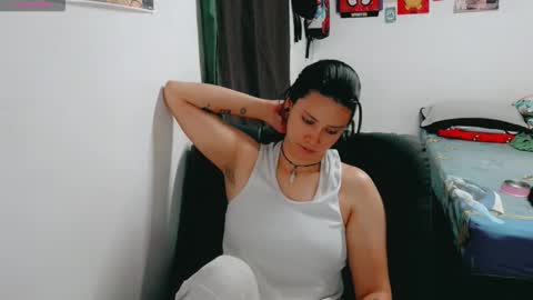 Snapshot of dani_jocelyn chatting on October 12, 7:35 pm dani y jocelyn online show from October 12, 7:35 pm