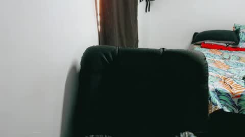 Snapshot of dani_jocelyn chatting on November 10, 7:24 pm dani y jocelyn online show from November 10, 7:24 pm