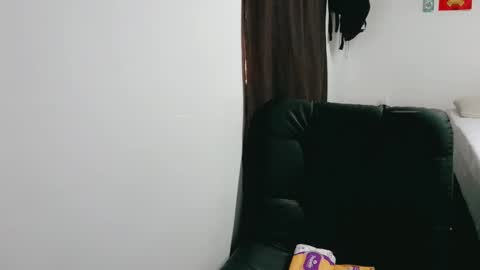 Snapshot of dani_jocelyn chatting on November 27, 7:49 pm dani y jocelyn online show from November 27, 7:49 pm