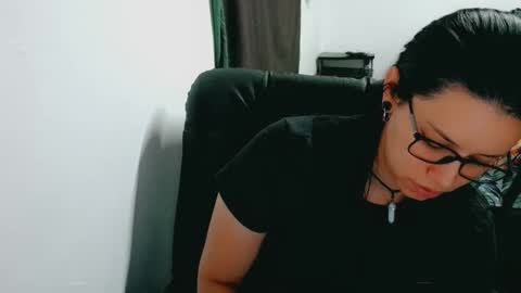 Snapshot of dani_jocelyn chatting on December 5, 8:16 pm dani y jocelyn online show from December 5, 8:16 pm