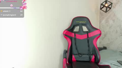 dani_lue online show from March 7, 1:41 pm