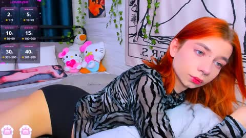 Snapshot of dani_mur chatting on December 7, 9:11 pm Daniel online show from December 7, 9:11 pm