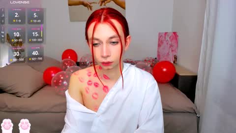 Snapshot of dani_mur chatting on February 13, 8:34 pm Daniel online show from February 13, 8:34 pm